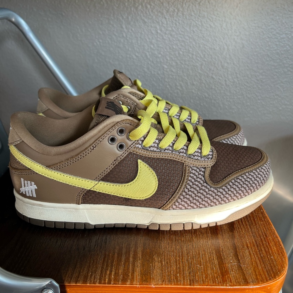 Nike Dunk Low SP Undefeated brown canteen